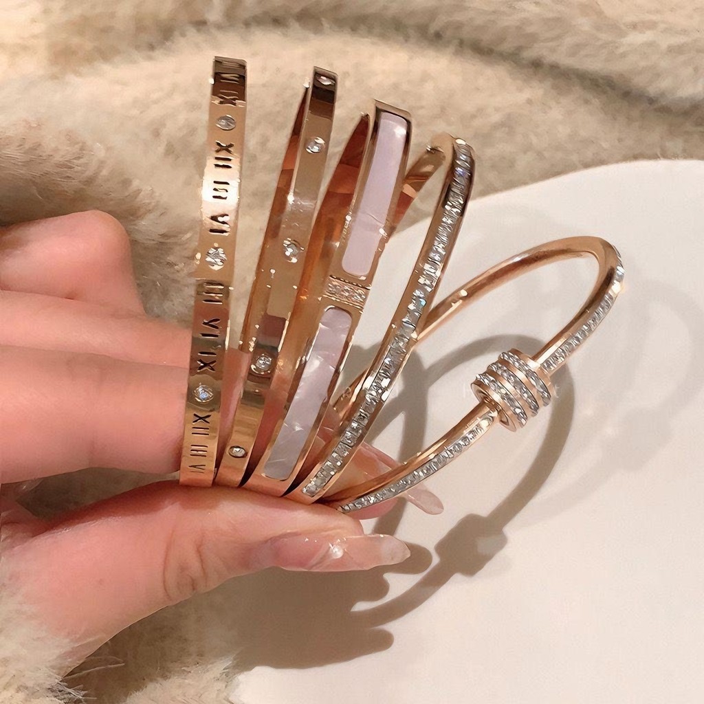 สร้อยข้อมือRose Gold Slim สายตาเหล็กไทเทเนียมบางเบา คุณภาพสูง 921SL