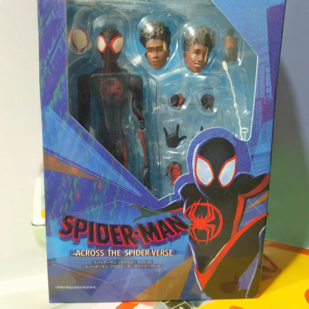 SHF Spider-Man Gwins Daisy Parallel Universe 2 ข้ามจักรวาลรูปการกระทํารูปของเล่นชนิดบรรจุกล่อง