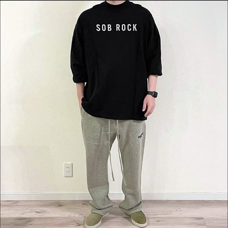 เสื้อยืดคอสูบ FEAR OF GOD x SOB ROCK Tour พิมพ์ลายโลโก้ขนาดเล็ก