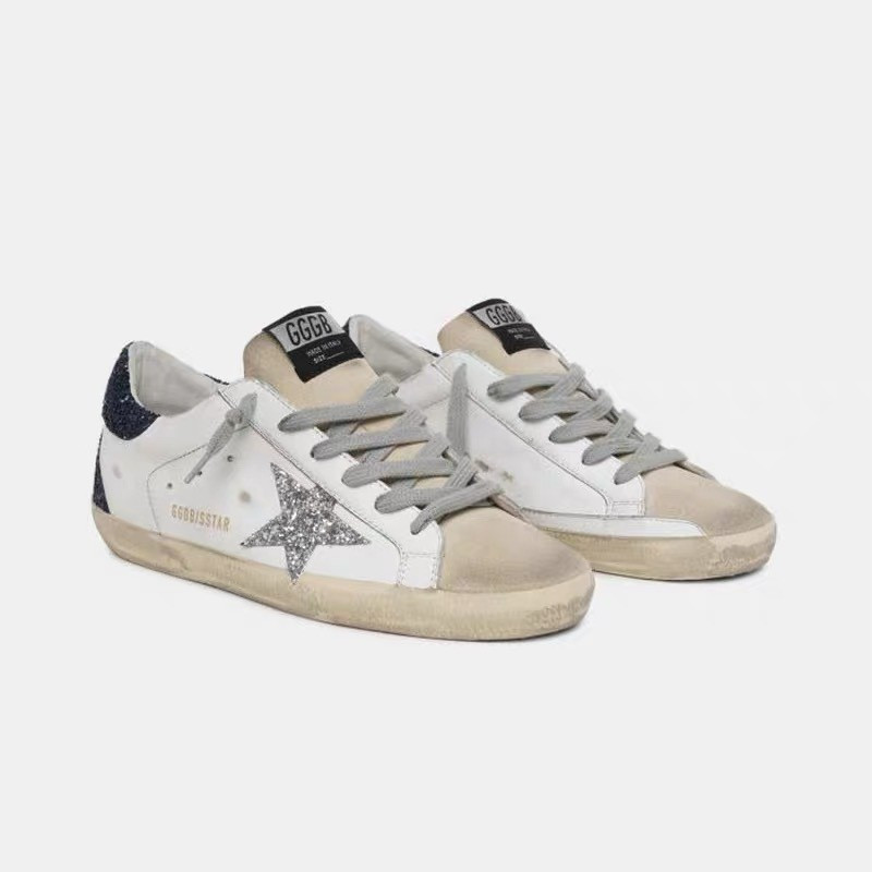 รองเท้าผ้าใบGolden Goose สไตล์คลาสสิกดาวสกปรก สีขาว หนังแท้ OC5I