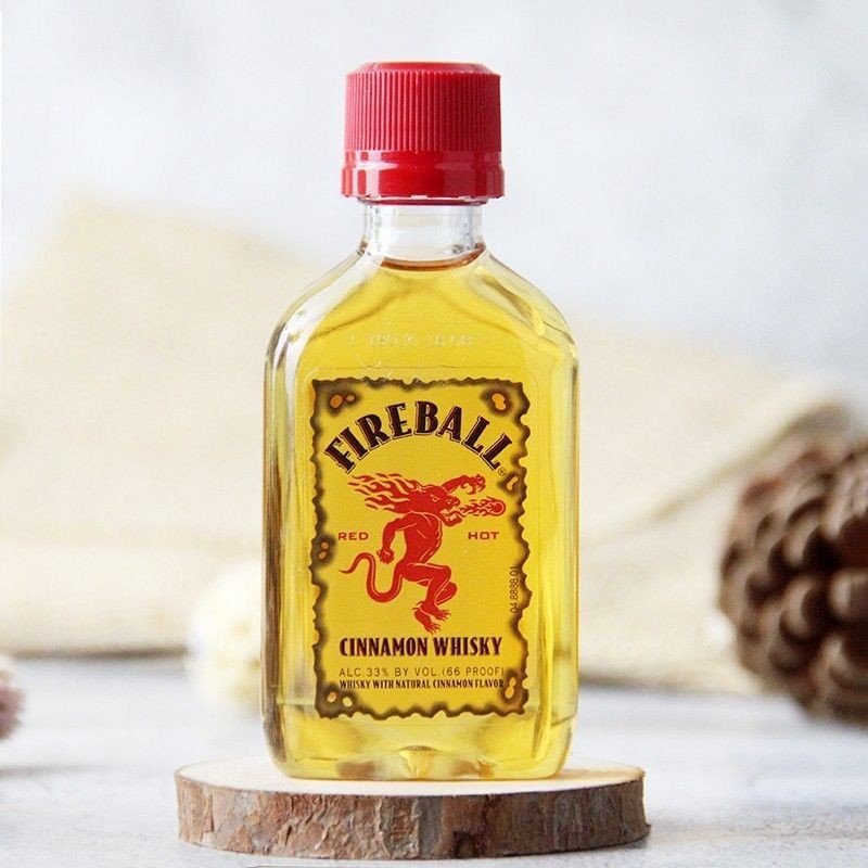Canadian Fireball Fireball Fireball รสอบเชยไวน์วิสกี้ไวน์ขนาดเล็กที่มาพร้อมกับขวดพลาสติก 50 มล.