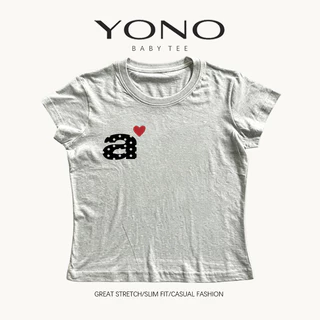 (พร้อมส่ง24ชม.) baby tee สีขาว ลายตัวอักษรเล็กกับหัวใจ ฟีล y2k มินิมอลหวานเท่ ทรงเข้ารูป ใส่ชิคทุกวัน