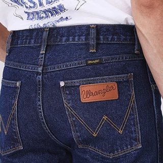 WRANGLER กางเกงยีนส์ผู้ชาย เอวกลาง ทรงกระบอก รุ่น WR SC23MMWZC11 สียีนส์