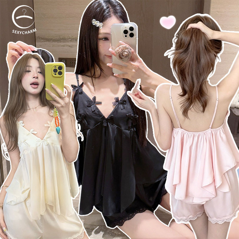 Sexy Charm ชุดนอนผู้หญิง ชุดนอน 2 ชิ้น เสื้อสายเดี่ยว+ กางเกงขาสั้น ผ้าเนื้อนุ่มสบาย ผ้าซาติน ตกแต่งด้วยโบว์ ส่งจากไทย