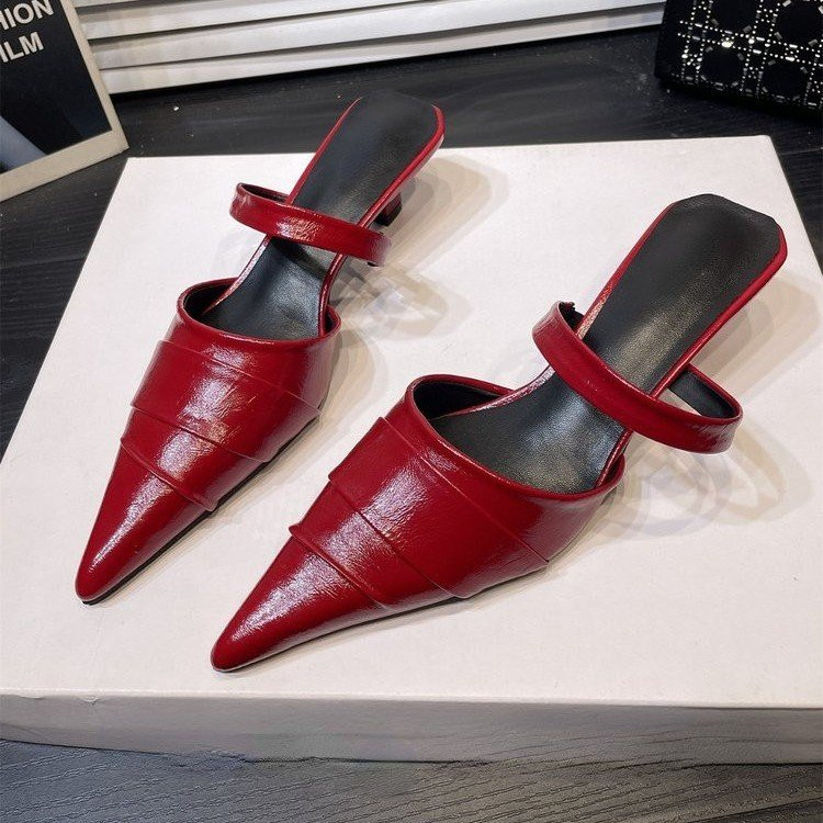 Rubber PU Square Heel Baotou Low Heel (เล็กกว่า 3cm)