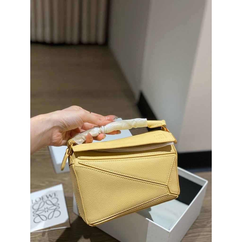 [LOEWE LOEWE Pillow Bag