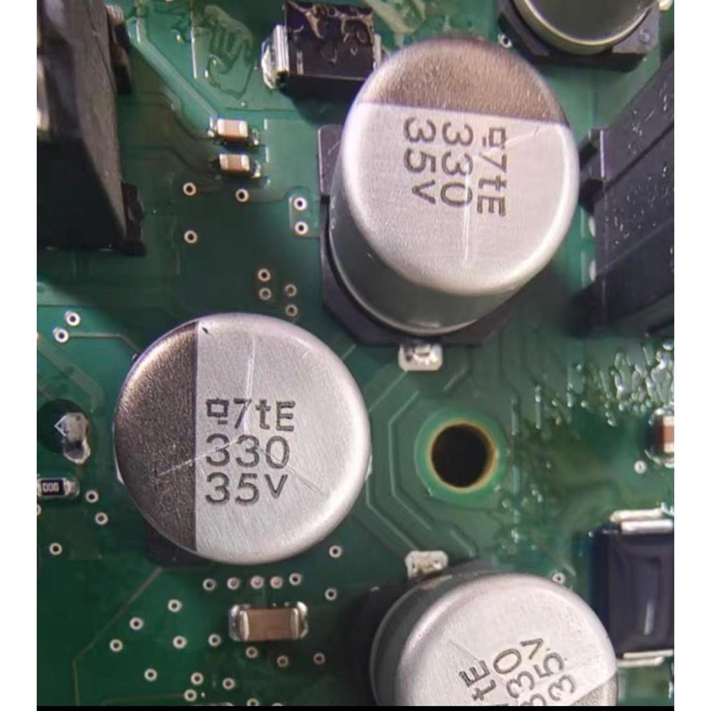 35V 330UF 35V 330 บอร์ดคอมพิวเตอร์ในรถยนต์ Patch Capacitor ยี่ห้อใหม่นําเข้า