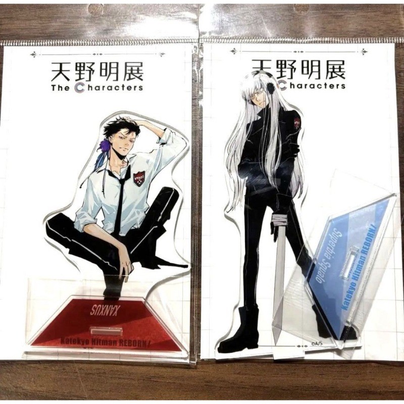 Hitman Reborn ขาตั้งอะคริลิค XANXUS Superbia Squalo รูปอะนิเมะสินค้าคอลเลกชันตกแต่งโต๊ะเครื่องประดับ
