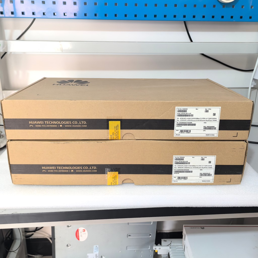 ยี่ห้อใหม่ Huawei 5720/5700S-28P/52P-LI-AC Gigabit Electric + 4 พอร์ตแสงสวิตช์การจัดการสองชั้น