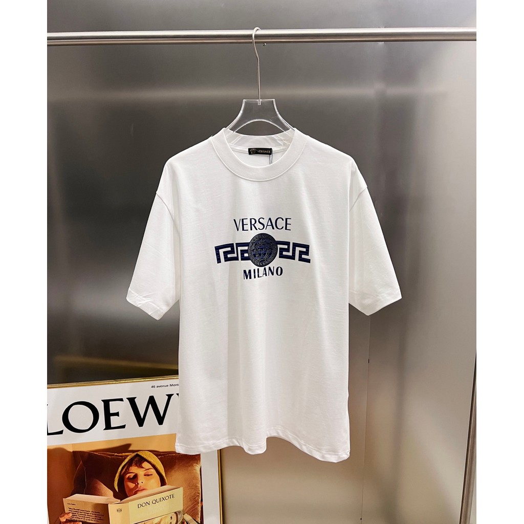 เวอร์ซาเช่ทุกวันสวมใส่แขนสั้นเสื้อยืดผู้ชายผู้หญิงสไตล์อเมริกันอินเทรนด์เคาน์เตอร์ซิงโครไนซ์สบายระบา