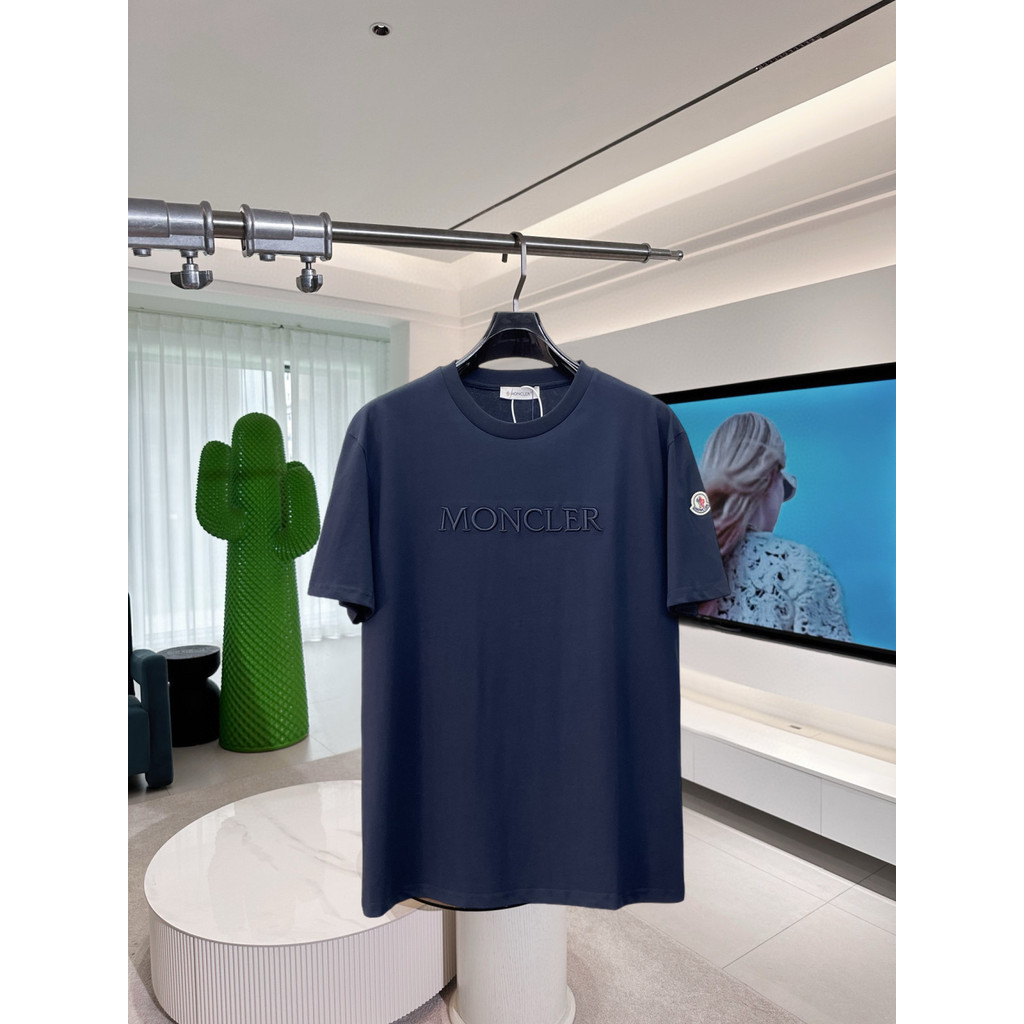 Moncler/Moncler/2026 คลาสสิกรอบคอแขนสั้นเสื้อยืดผู้ชายผู้หญิงสไตล์เว็บไซต์อย่างเป็นทางการพร้อมกันโลโ