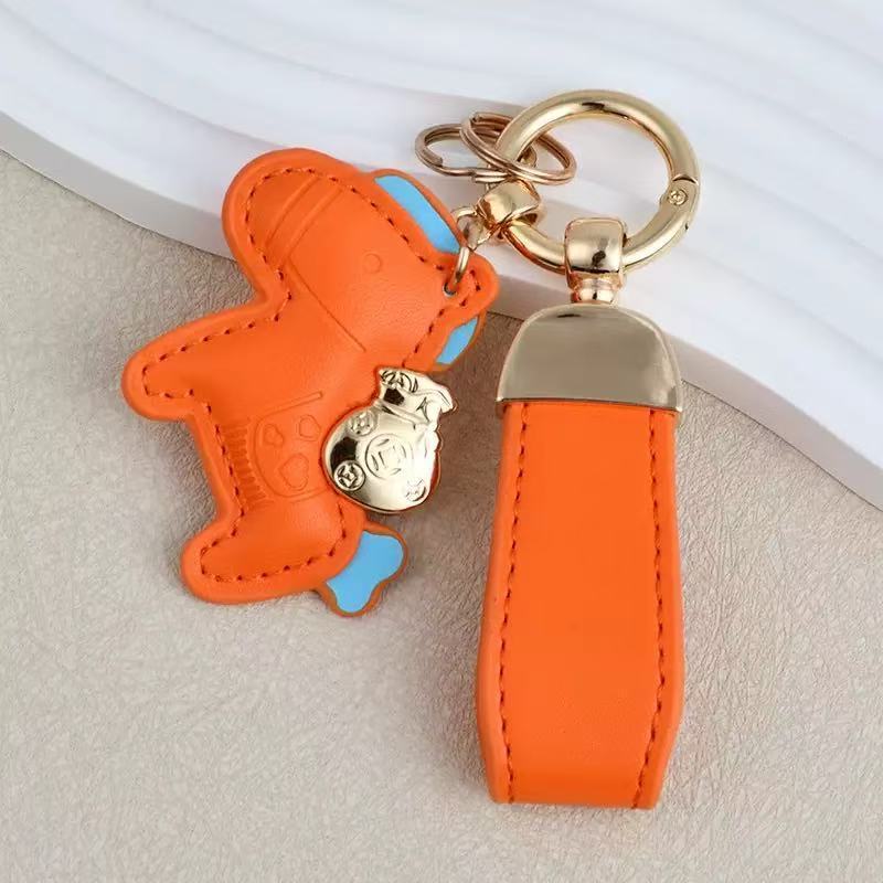 สร้อยข้อมือหนังรูปม้า "เงินทองไหลมาเทมา" - พวงกุญแจหนังรูปม้าน่ารัก ของขวัญคู่รัก ของตกแต่งรถ