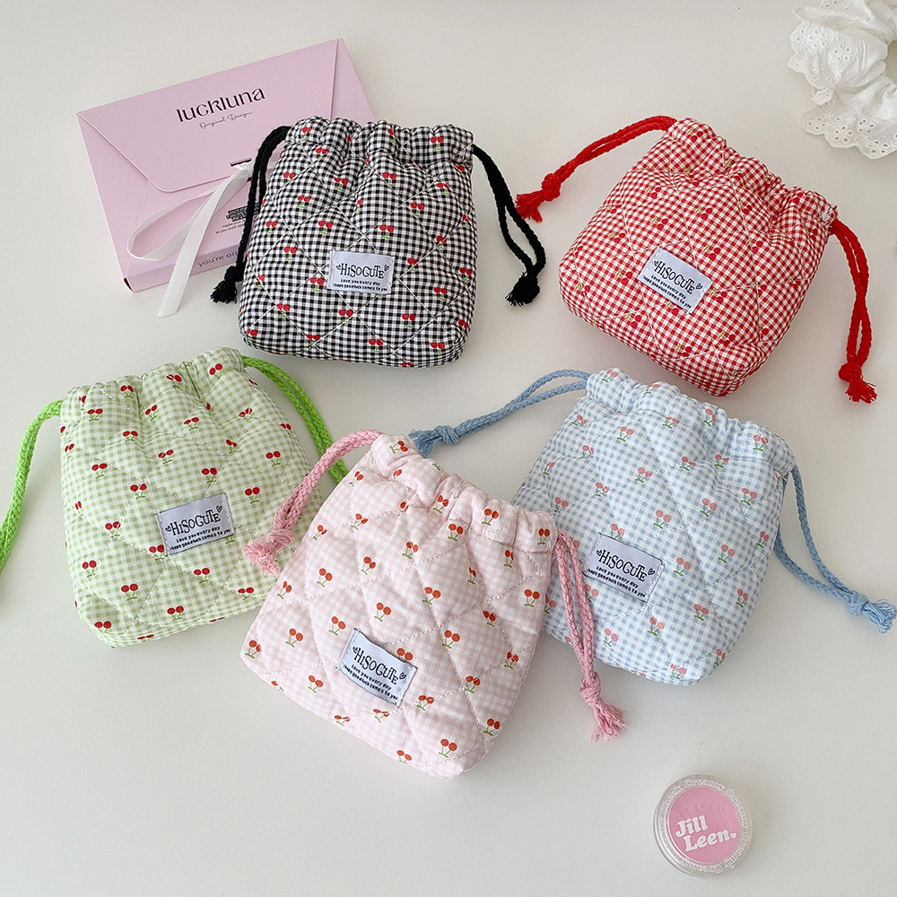 Mini Cherry Check Drawstring Pouch ห้องนอนนักเรียนซองหอมกระเป๋าเก็บกระเป๋าแขวนกระเป๋าเดินทางแบบพกพา