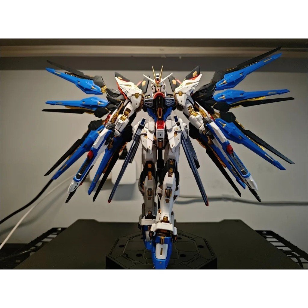 Long Dragon 7701MGEX Strike Freedom 1/100 Assembly Model ของเล่นดัดแปลง