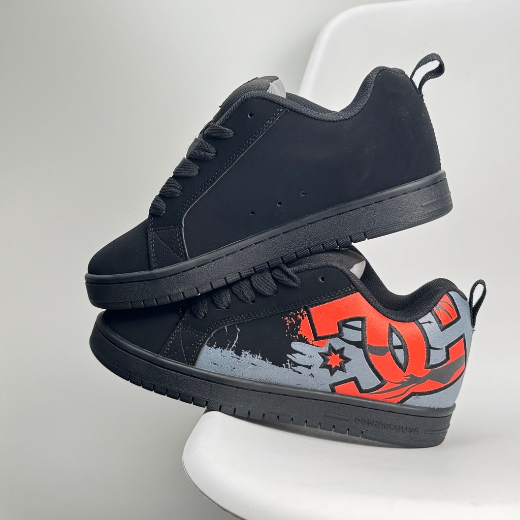 ✅DC Shoes Court Graffik รองเท้าขนมปังอินเทรนด์กันลื่นและทนทานรองเท้าบอร์ดต่ํา