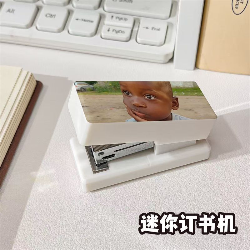 Twelve Youth Stapler High-value Cute Binding Student Portable Mini Small Office สไตล์เกาหลี 6.30