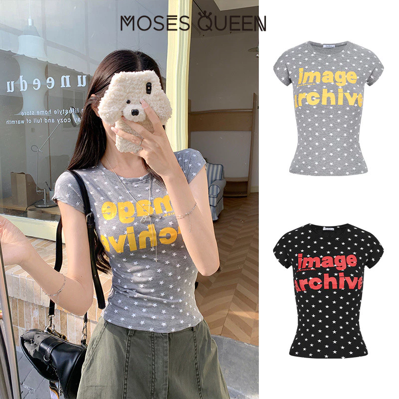 MOSESQUEEN เสื้อยืดแขนสั้นคอกลมพิมพ์ลายดาวตัวอักษรสําหรับผู้หญิง - เสื้อคอกลมพิมพ์ลายเข้ารูปฤดูร้อน #63747