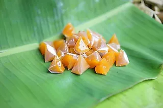 แม่เ​ฉวี​วรรณ​ เชียงใหม่​ กาละแม​เสวย กาละแม​รวมรสและห่อใบตองอบสะอาด 500 กรัม