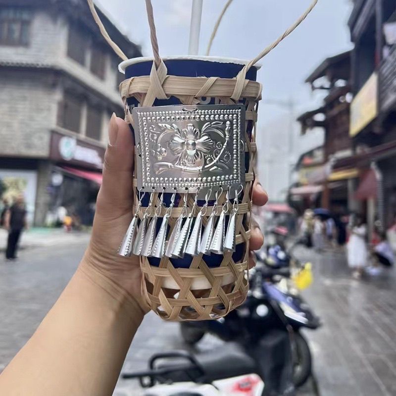 Xijiang Miaozu Bell อุปกรณ์เสริม DIY ชานมตะกร้าไม้ไผ่ถ้วยตกแต่ง Miaozhai Chido Kuji เลียนแบบเงินเครื