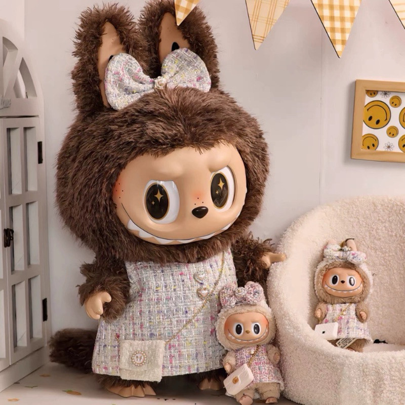 [พร้อมส่ง] ชุด Labubu Zimomo (เดรสผ้าทวีต) ชุดเสื้อผ้าตุ๊กตา Labubu Zimomo ชุดเอี๊ยมแบรนด์เนม