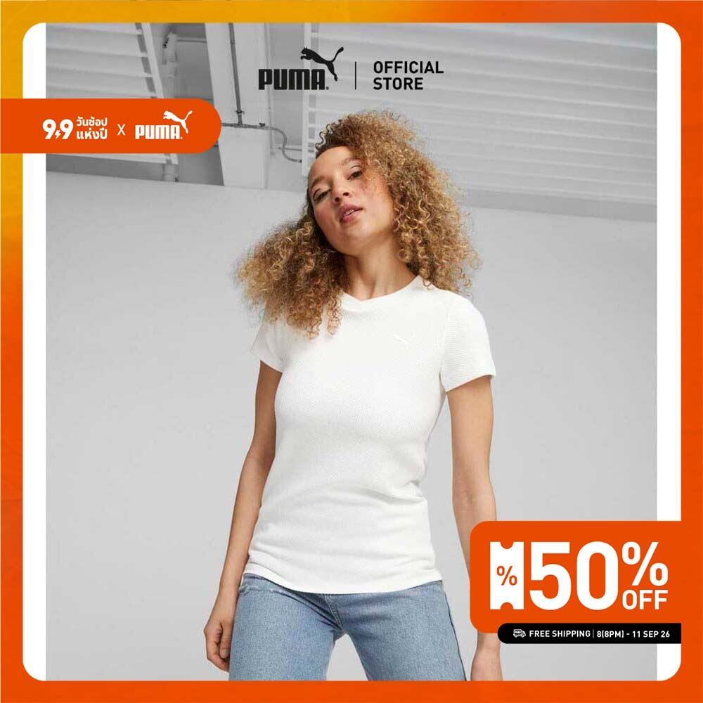 PUMA BASICS - เสื้อยืดแบบมีโครงสร้างสำหรับผู้หญิง HER สีขาว - 67600102