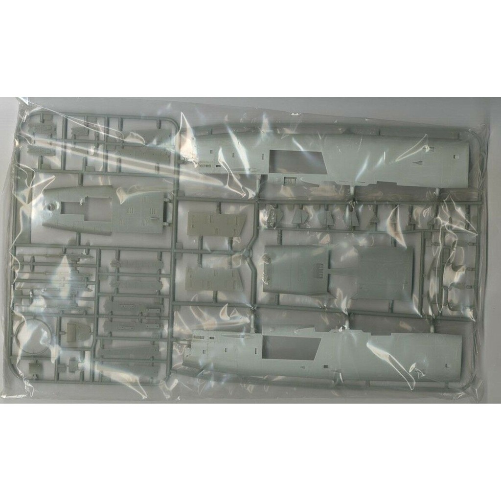 Kitty Hawk 32008 1/32 F-86K "Sabre Dog" NEW Assembly model