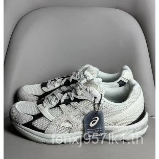 รองเท้าผ้าใบวิ่งสไตล์ย้อนยุค GEL-1130 จากHAL STUDIOS 1201A982