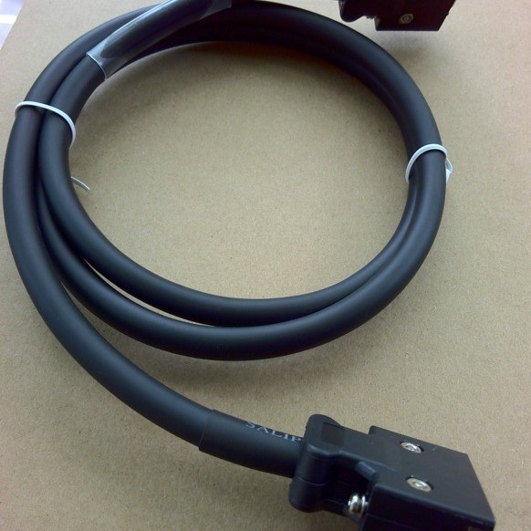 เหมาะสําหรับ Mitsubishi Servo Driver MRJ2 และ A1715HC MR-J2HBUS1M-A MR-J2HBUS2M-A