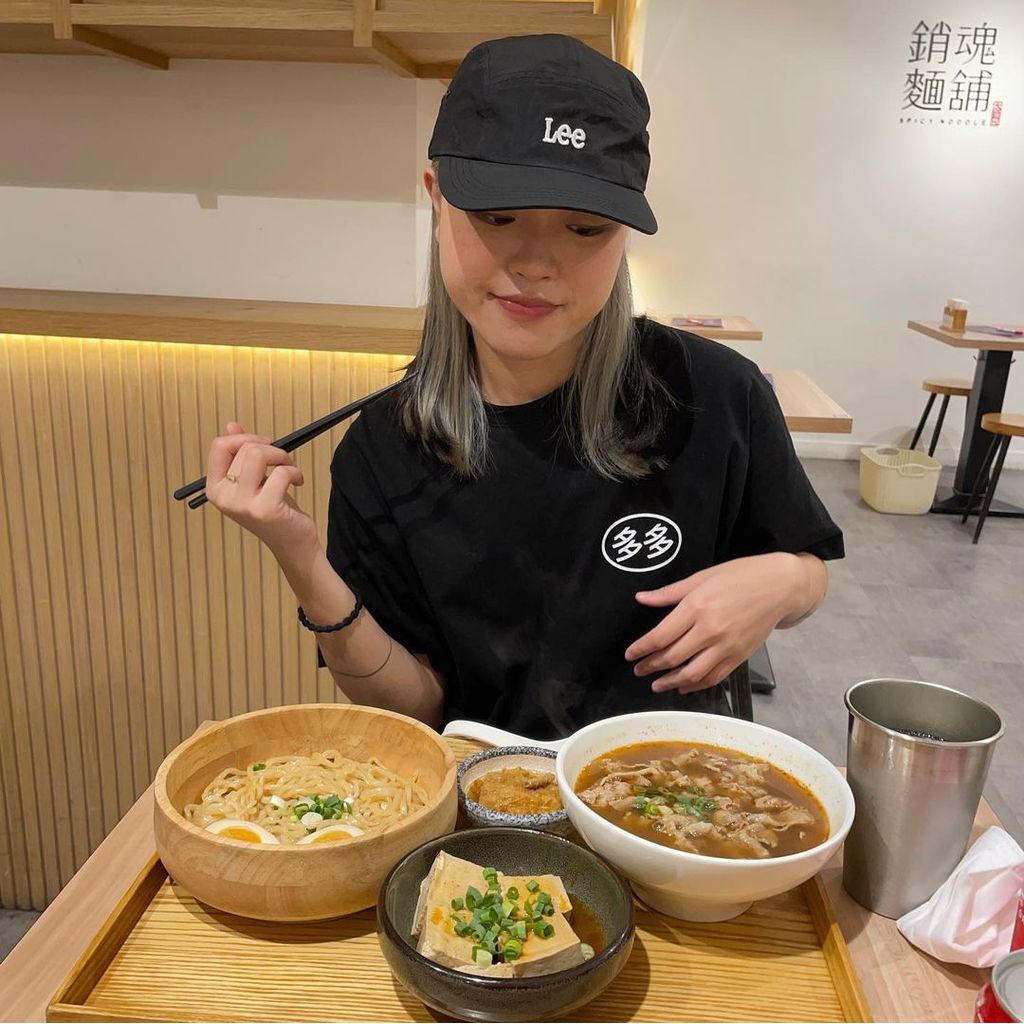 [i4p STUDIO] DADA โลโก้ทรงเบสิกแบบวงกลม เสื้อยืดแขนสั้นสำหรับทุกวัน