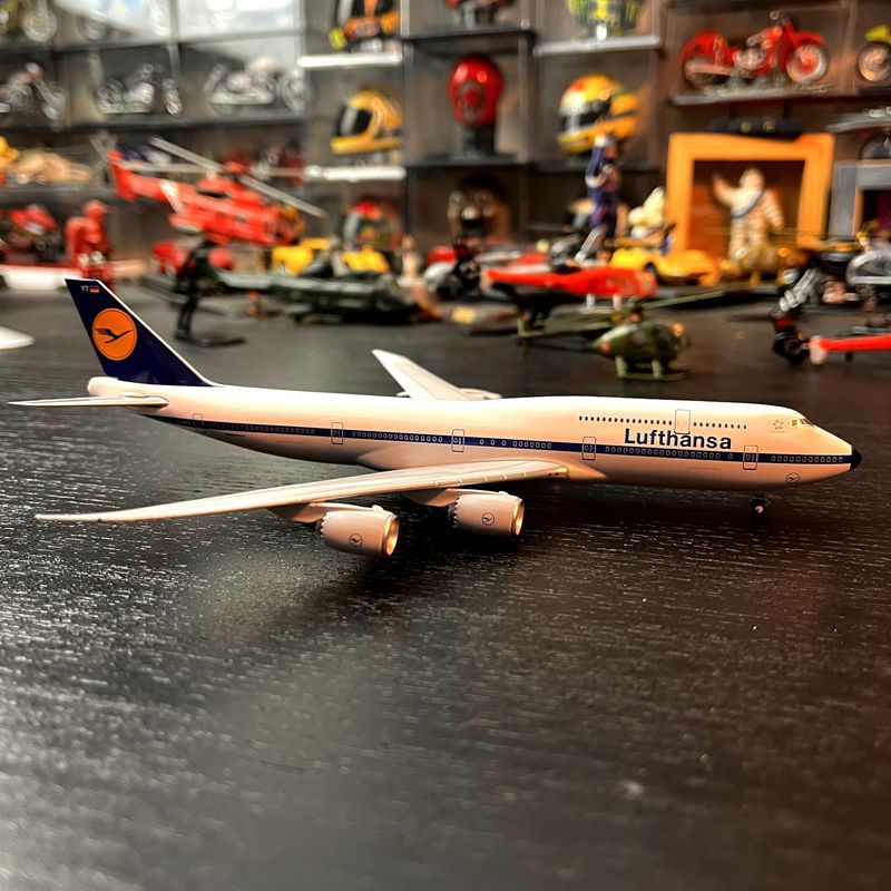 NG400 Scale Alloy Airplane Germany Hesa Airlines Boeing 747-8 เครื่องบินผู้โดยสารผลิตภัณฑ์สําเร็จรูป