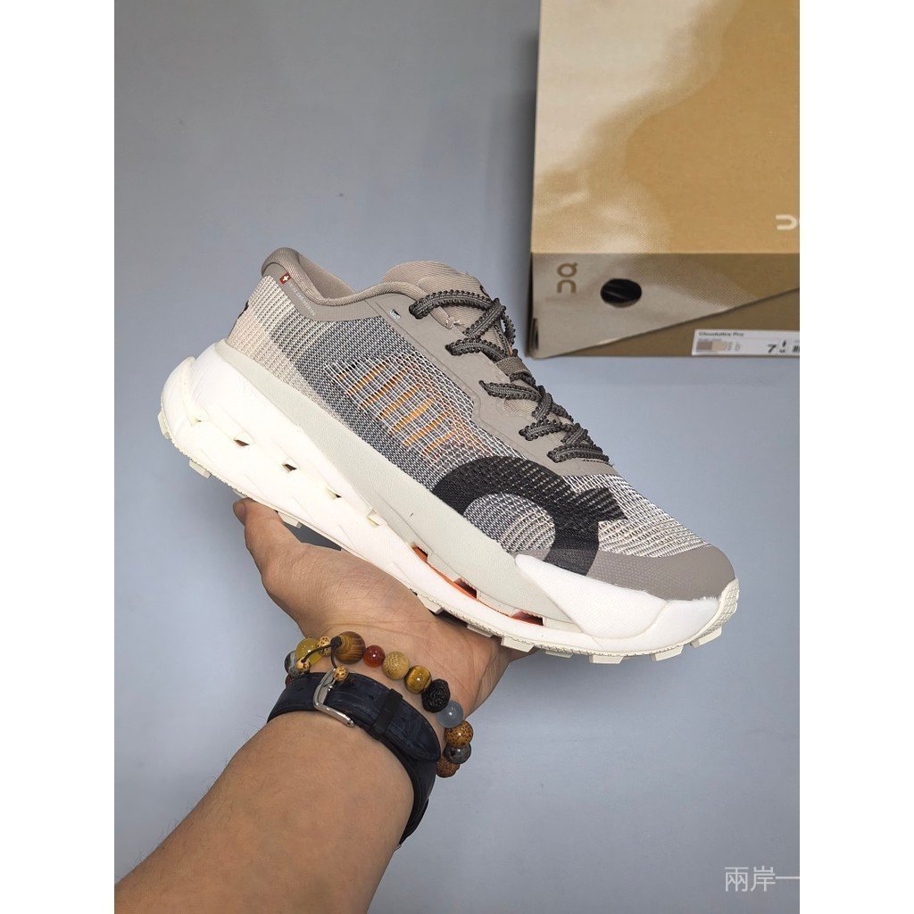 On Cloudultra Pro ระยะทางยาวพิเศษ Off-Road Racing ปฏิบัติน้ําหนักเบา Low-Top รองเท้าวิ่ง H8MR T9QB