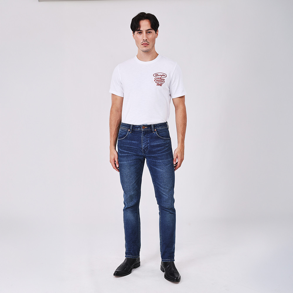 WRANGLER เสื้อยืดแขนสั้นผู้ชาย คอลเลคชั่น Beyond Indigo รุ่น WR S326MTSSN40 สีขาว — صورة 6
