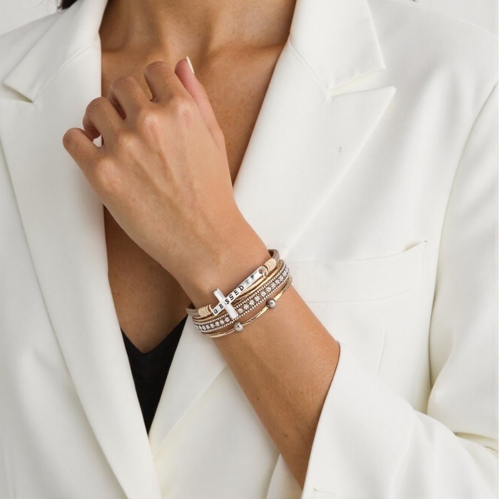 สร้อยข้อมือแฟชั่นสีเขียว แบบบูฮู เพชรสังเคราะห์ขนาดเล็กและPUหนัง รหัส921SL