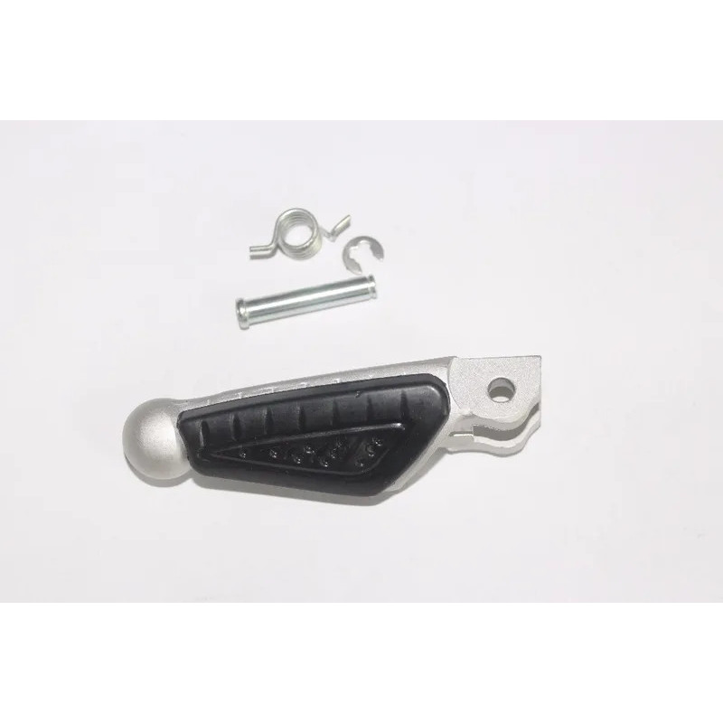 ชุดพักเท้าหน้าซ้ายสําหรับ Benelli BN600 TNT600 TNT1130 Stels600 Keeway RK6 ในสีเงิน / BN TNT 600 113