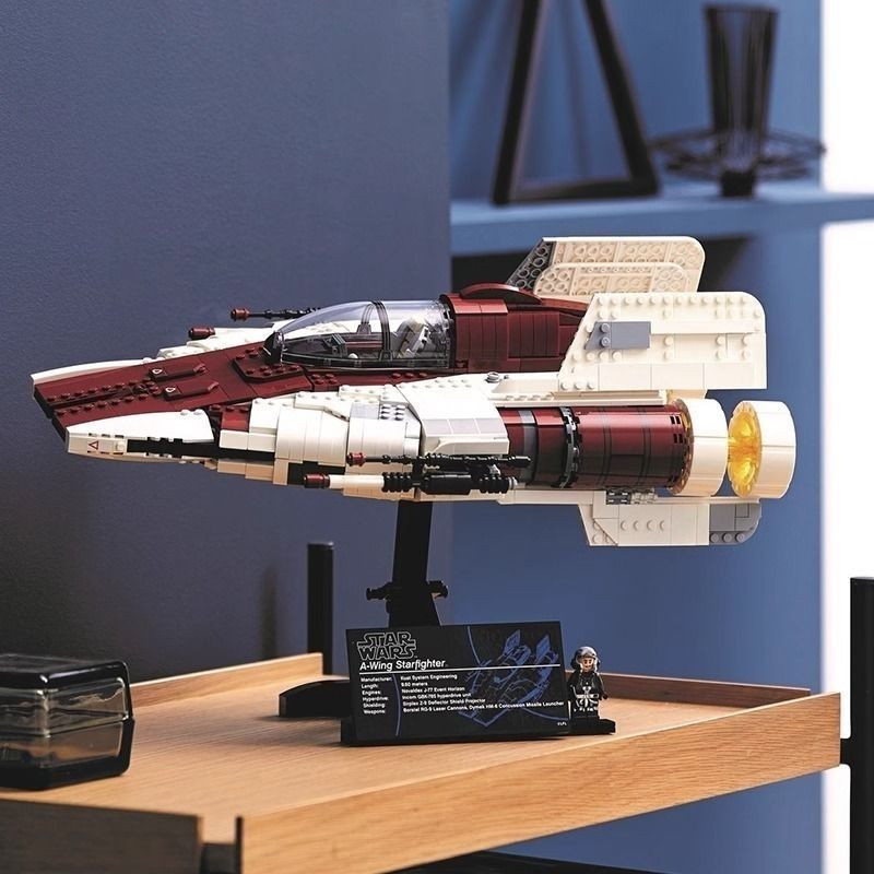 เข้ากันได้กับ Star Wars UCS Series 75275 A-Wing Fighter Boy การศึกษาประกอบอาคารบล็อกของเล่น