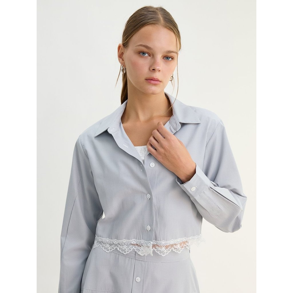 [Pomelo] เสื้อเชิ้ตแขนยาวแต่งขอบลูกไม้ / Lace Trim Long Sleeve Shirt — صورة 2