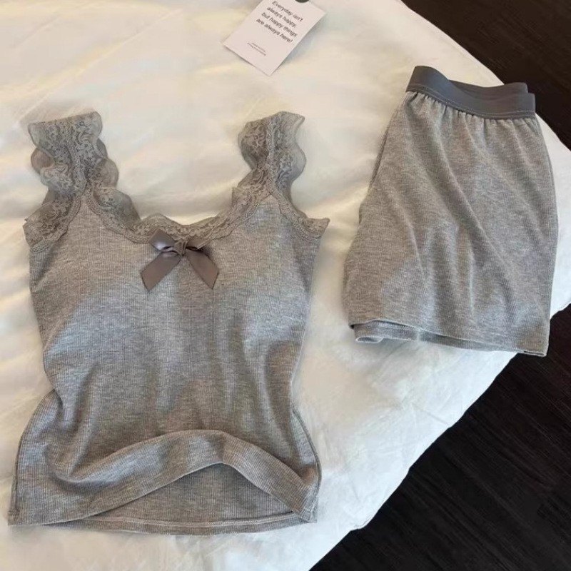 ลูกไม้สายเดี่ยวกางเกงขาสั้นชุดนอนชุดหวานสบาย ชุดบ้าน (มีแผ่นรองหน้าอก)