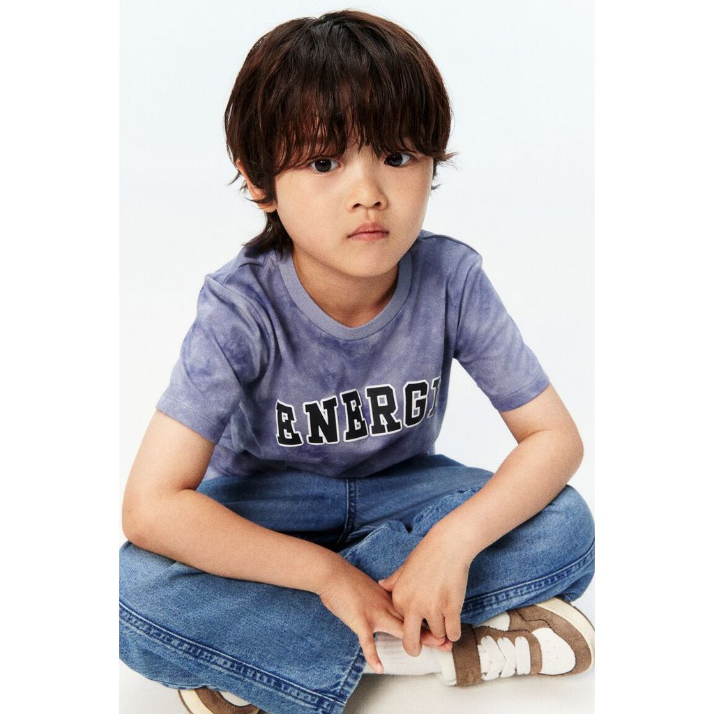 H&M(เอชแอนด์เอ็ม) เสื้อยืดผ้าฝ้ายพิมพ์ลายทรงหลวม เด็กชาย 1353250_1
