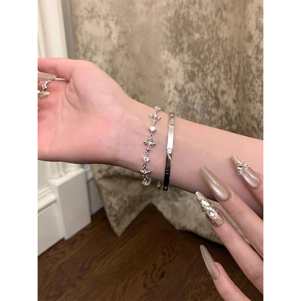 สร้อยข้อมือ coquette bracelet Moon~Silver Iris Cross Bracelet Full Diamond Light Luxury Niche ประณีต