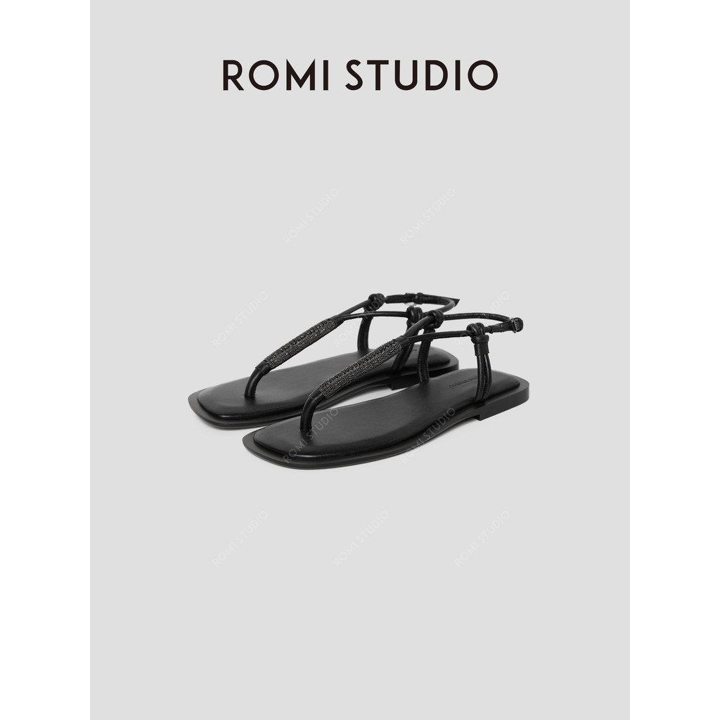 R ROMI STUDIO สีดําเงินเก่าแกะหนังแบนสายคล้องคอแบน Flip-Toe รองเท้าแตะ RWCRP32806