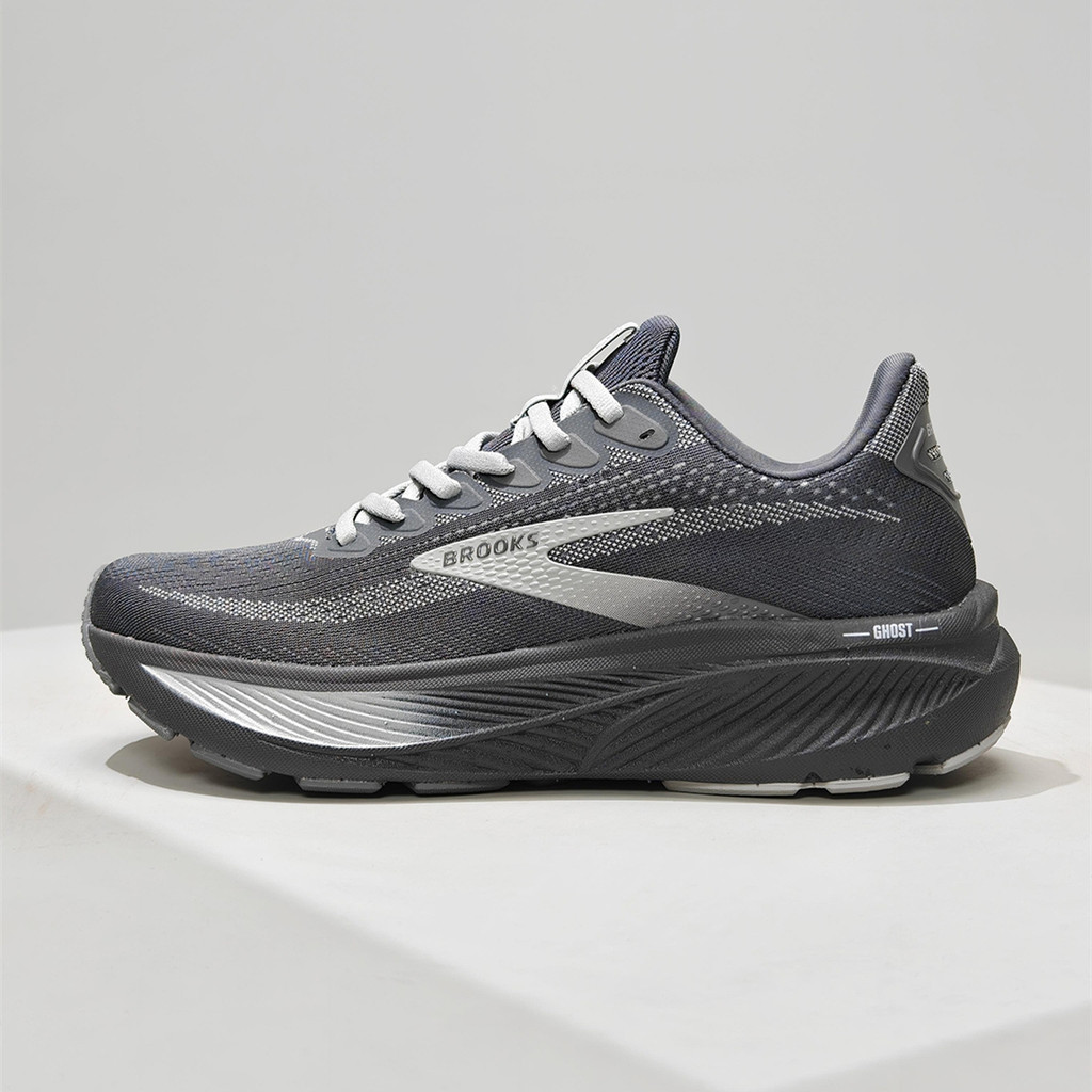 รองเท้าวิ่ง Brooks Ghost 17 ออกแบบมาสําหรับนักวิ่งกันกระแทกได้ดีเยี่ยม