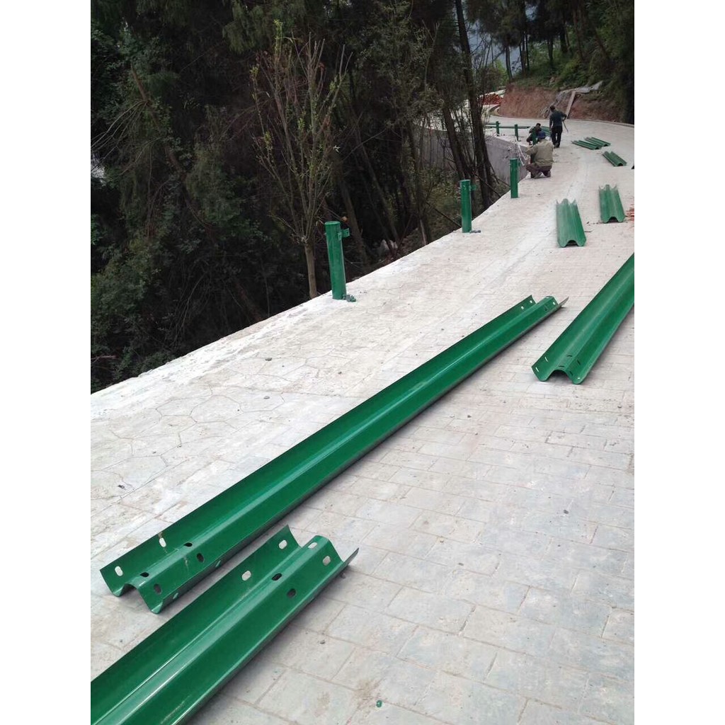 แผนที่ Wave Guardrail Board ประเทศแผนที่ Wave Guardrail Board ความเร็วสูงร้อนชุบสังกะสี Anti-Collisi