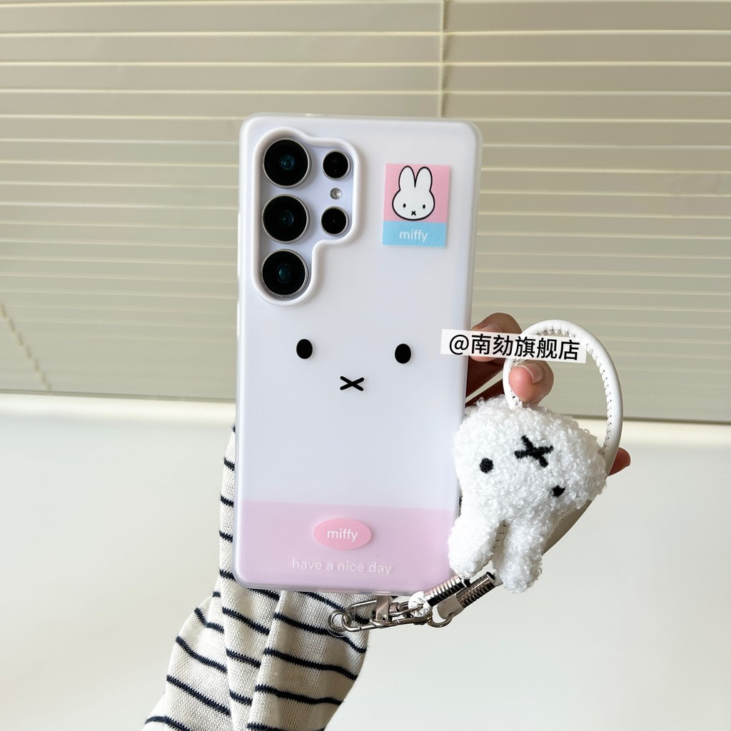 เหมาะสําหรับSamsung S25ultraเคสโทรศัพท์สไตล์ใหม่S25edge Jellyป้องกันกรณีS24plusน่ารักMiffyกระต่ายSuper Nice s23 + S21feพร้อมเชือกเส้นเล็กS22uกันกระแทกA55a17a16