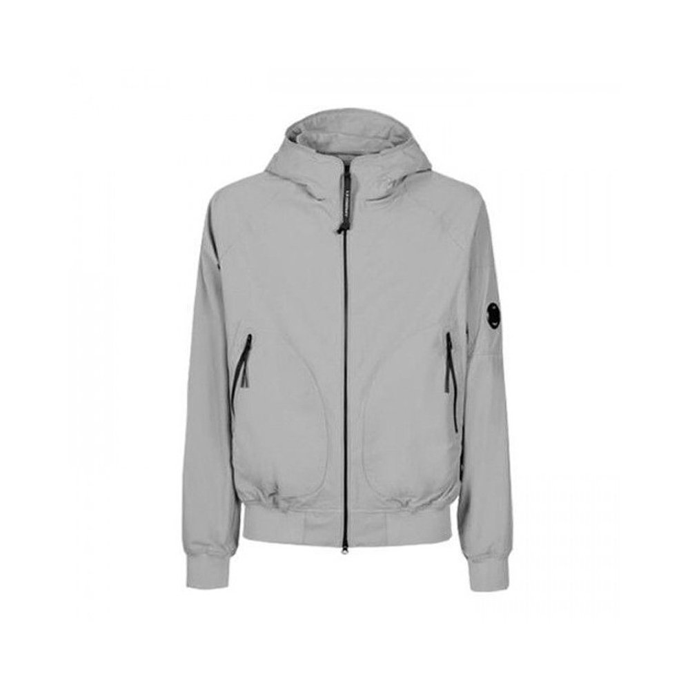 หมวกและเสื้อแจ็คเก็ตสั้นกันลม สไตล์เกาหลี จาก CP Company