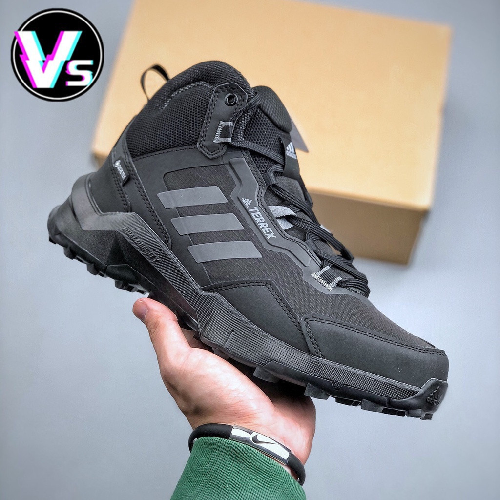 รองเท้าผ้าใบ Terrex AX4 กันน้ํา จากวินา
