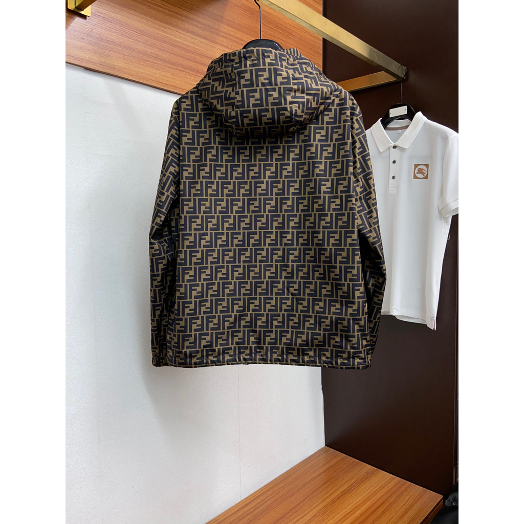 Fendi/Fendi 23 รูปแบบใหม่เย็บ FF โลโก้เต็มสองด้าน Hooded Presbyopia Jacket เสื้อแจ็คเก็ตผู้ชายเสื้อแ