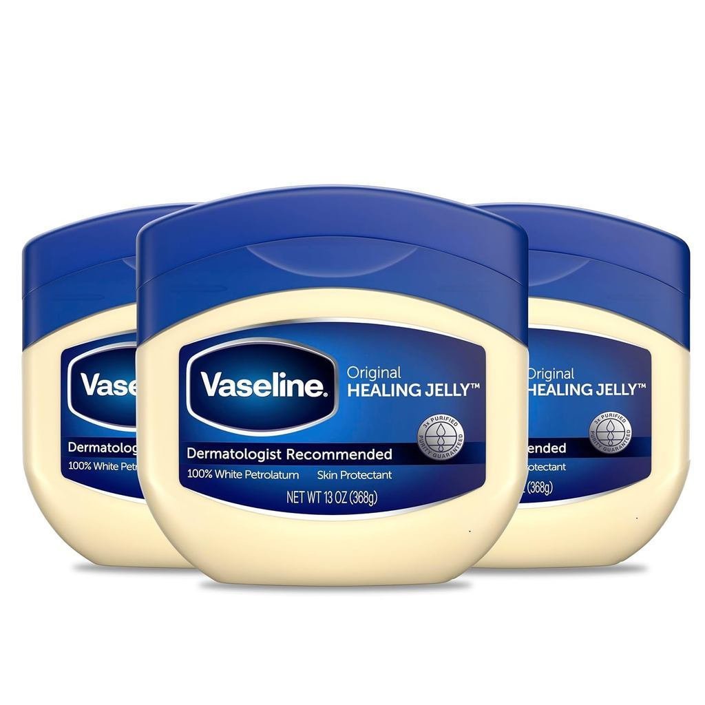 ใหม่ Vaseline Gel Original Pack 3 แท่ง ให้ความชุ่มชื้นแห้งและปกป้องแผลเล็ก แนะนําโดยแพทย์ผิวหนัง ล็อ