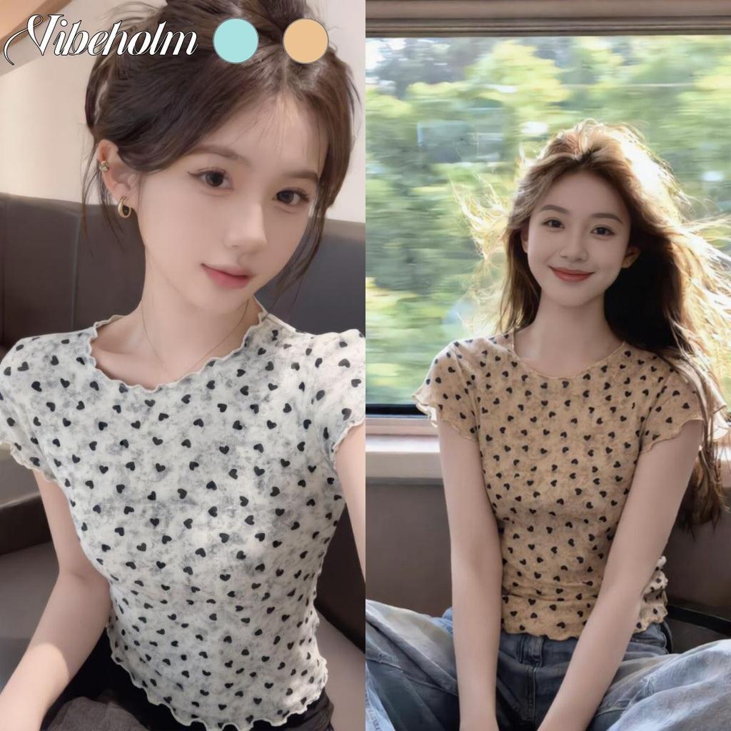 เสื้อยืดตาข่ายแขนสั้นลายจุดรูปหัวใจเป็นทรงเสน่ห์หญิง.ตัดเย็บเข้ารูปเข้ารูปดีไซน์จับจีบน้ําหนักเบาระบายอากาศ.เหมาะสําหรับใส่หน้าร้อน
