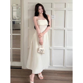 จัดส่งภายในประเทศไทย เดรสไหล่เอียงสีขาวสไตล์เจ้าหญิง ชุดเดรสใส่ทำงานผู้หญิง กระโปรงยาวสไตล์เกาหลี ทรงเอ เดรสพับรอย น่ารั