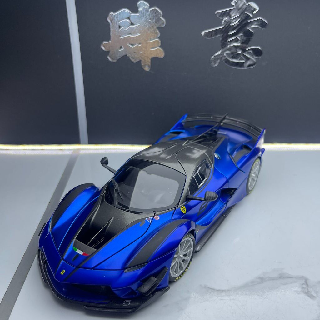 ดีกว่าอเมริกา 1: 18 Ferrari FXXK EVO